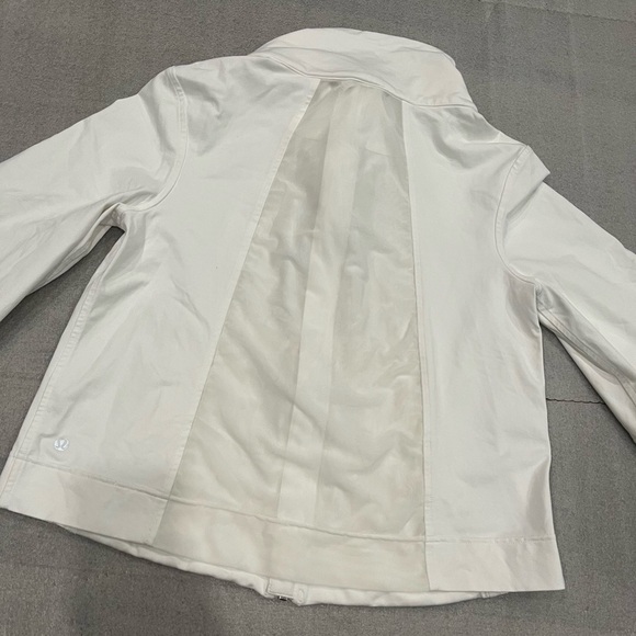 [8] Lululemon white 3/4 sleeve Stay Cool Jacket with mesh back NWOT - Picture 7 of 8